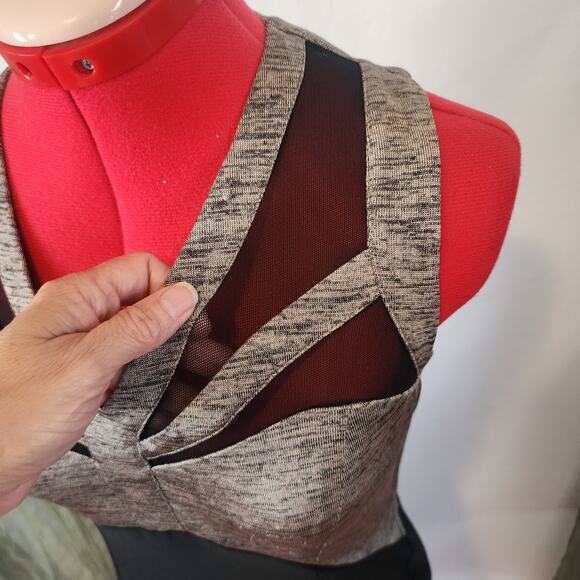 Joseph Ribkoff Black Gold Stretch Body-Con Sleeveless Knee Length Dress Size 8 - Picture 2 of 8